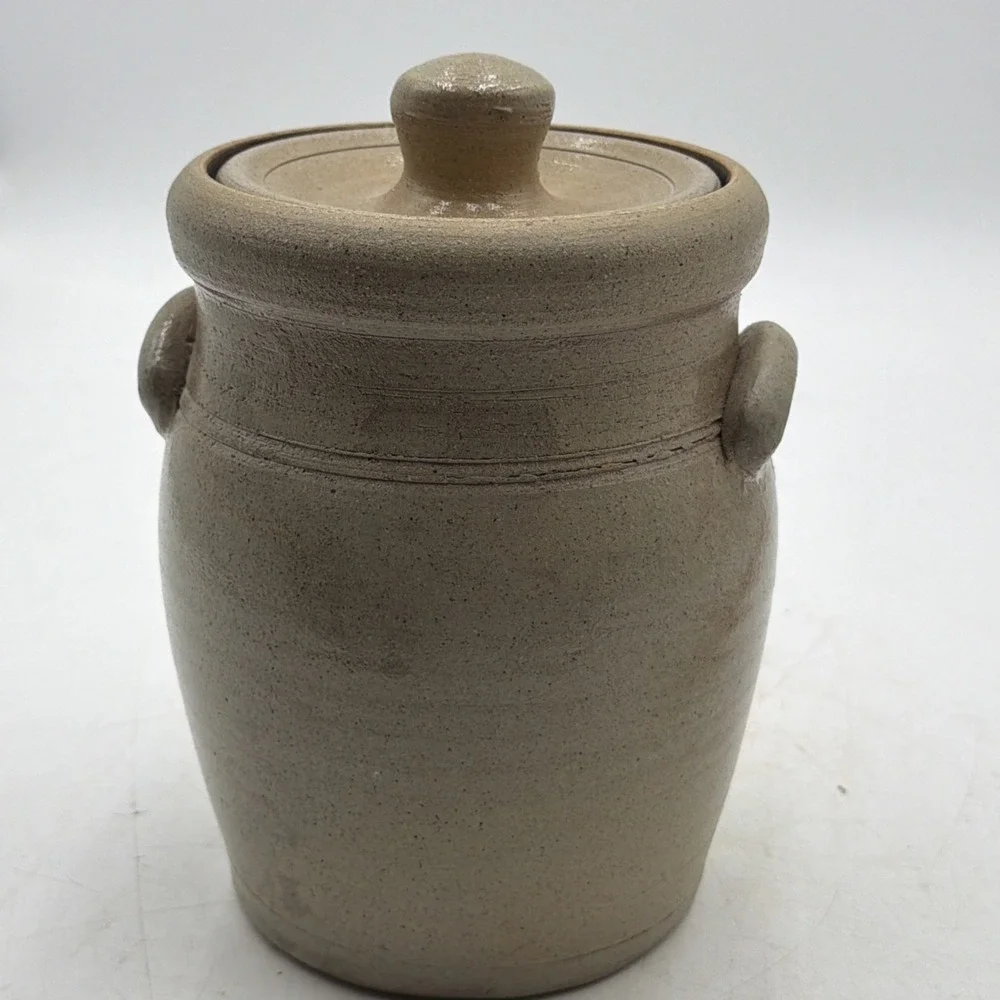 Rowe Pottery excellent pre